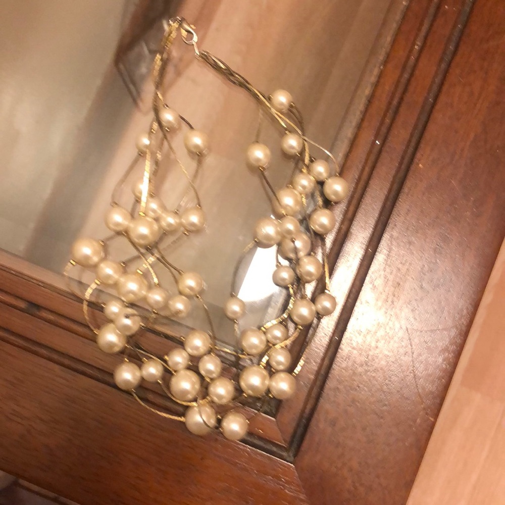 Women preowned Pearl Necklace